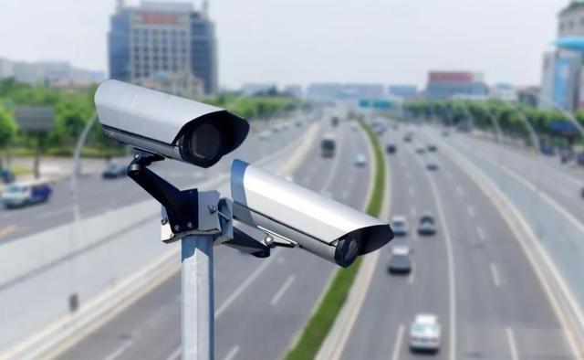 涨姿势！看懂马路上这5种摄像头，和违章说拜拜