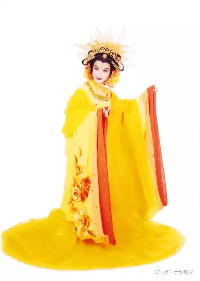 梅韵俊风 “吴氏青衣”神清骨俊 —— 记艺术大家吴汝俊的人生之梦