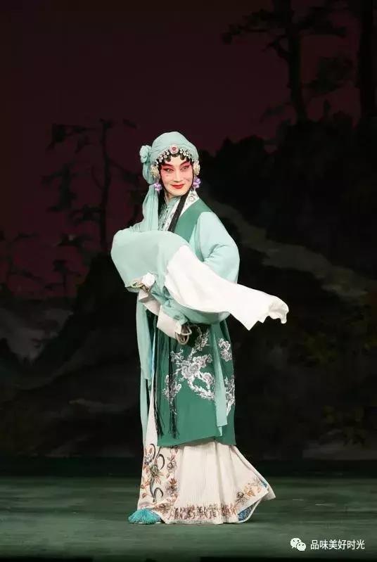 梅韵俊风 “吴氏青衣”神清骨俊 —— 记艺术大家吴汝俊的人生之梦