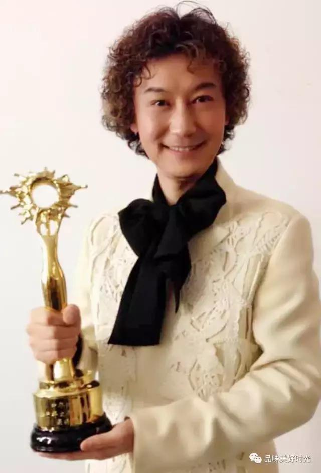 梅韵俊风 “吴氏青衣”神清骨俊 —— 记艺术大家吴汝俊的人生之梦