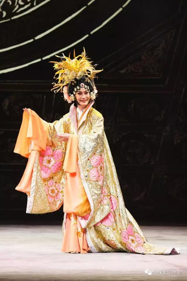 梅韵俊风 “吴氏青衣”神清骨俊 —— 记艺术大家吴汝俊的人生之梦