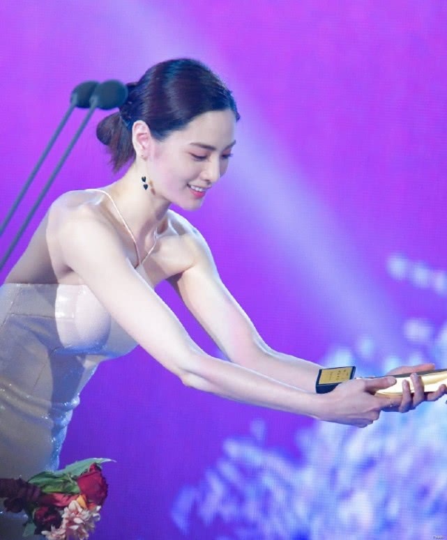 t01adec8fc772dcca82.jpg?size=641x775