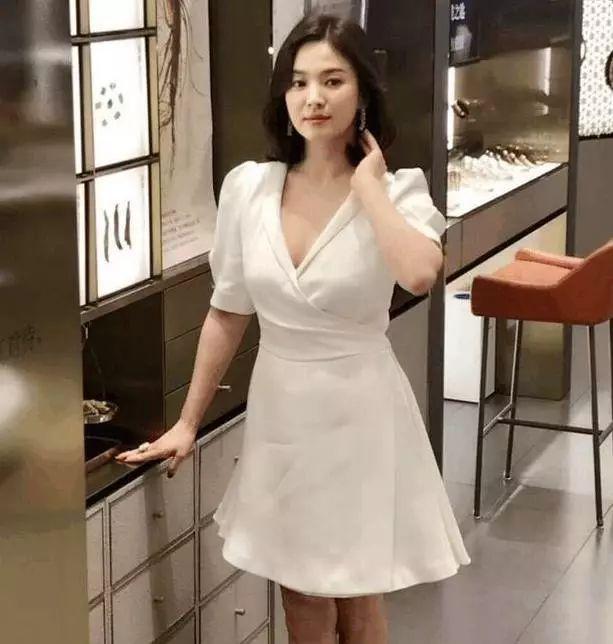 宋慧乔实则是炫富狂魔？爱马仕当菜篮买，衣服没有五位数不上身