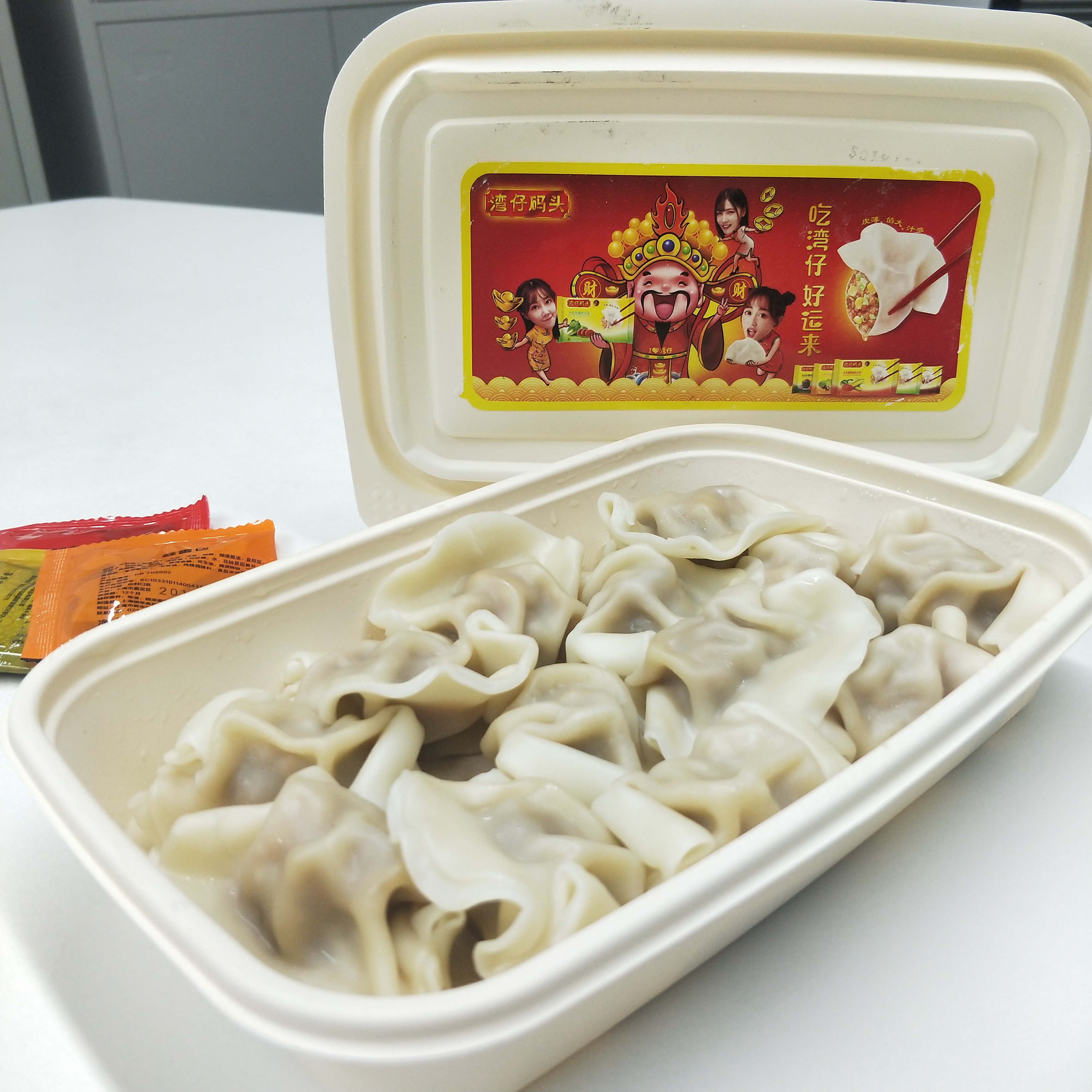 湾仔码头开饺子馆抢食外卖市场,业内:模式存争议