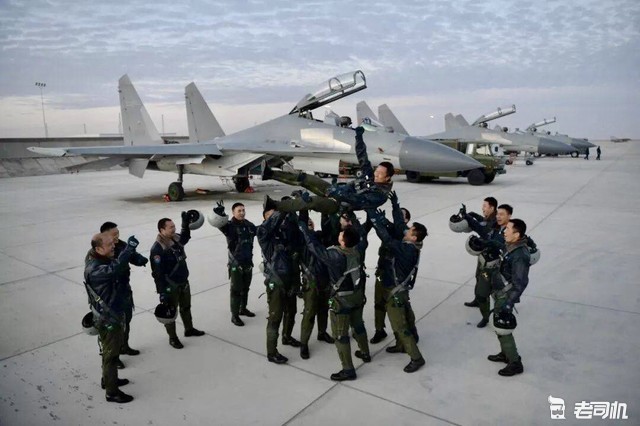 东部战区空军某对台主力部队的国产歼-16重型战斗机和