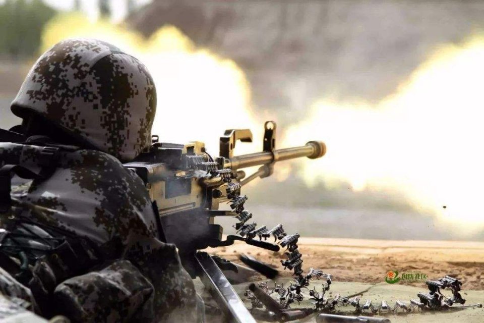 大机枪现实 C652D0F7D5799795750617CF834BAAD040468CFA_size91_w960_h640.jpeg