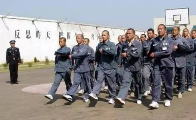为什么罪犯进监狱都要剪光头?