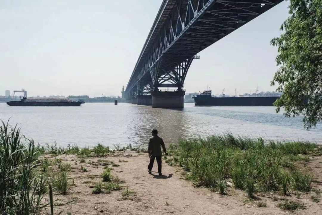 1个男人和351条人命：你想死？没那么简单！