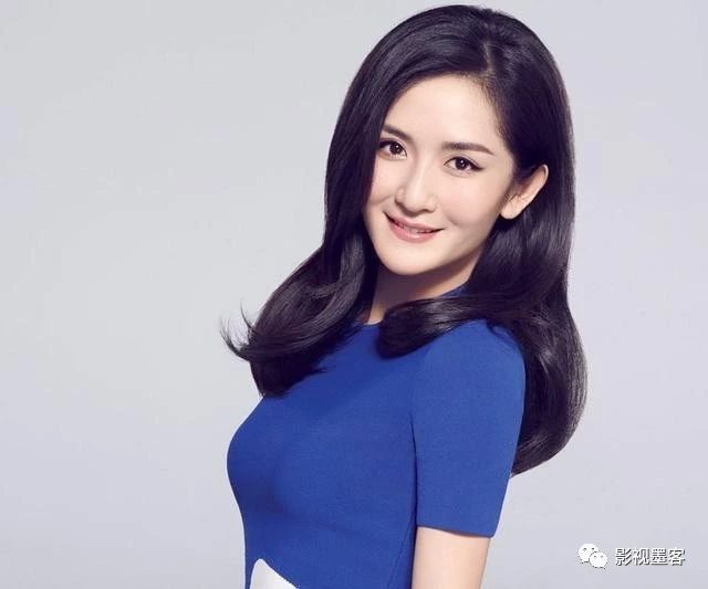 谢娜毕业于四川电影电视学院,其实是作为演员出道,但后来却在综艺