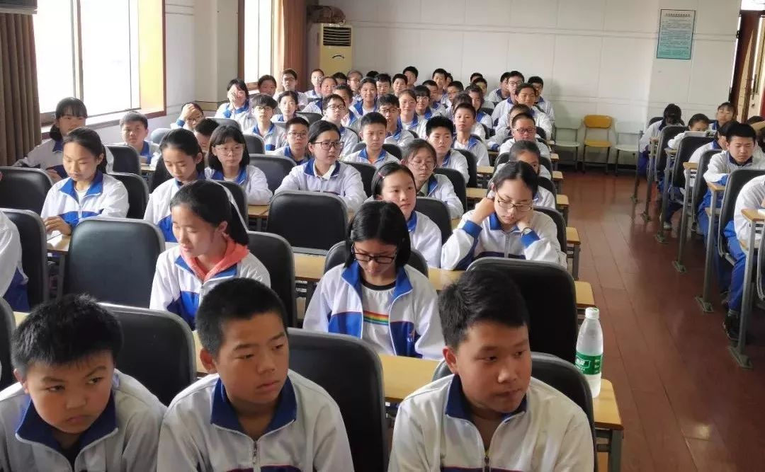 第24个全国爱眼日澧县城关中学举行保护眼睛主题教育活动