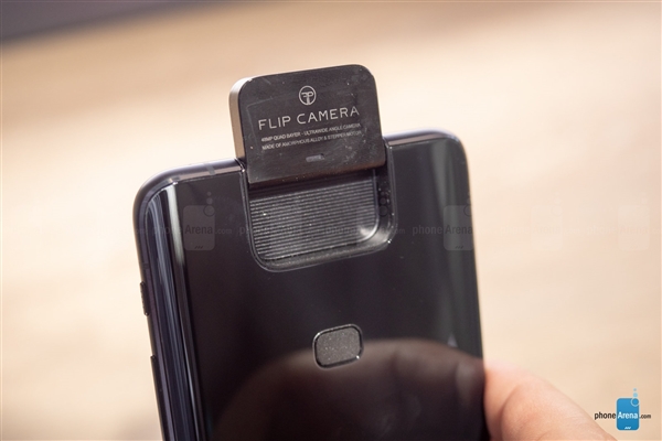 华硕ZenFone 6上市：骁龙855+旋转镜头