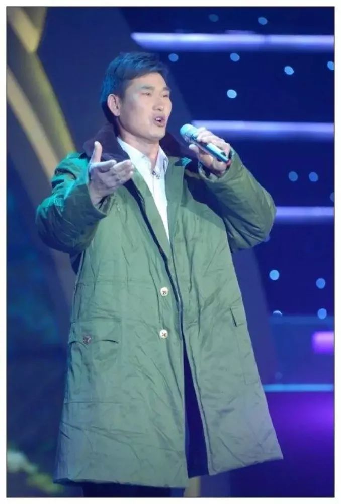 “大衣哥”成名启示录：赚钱很容易，做好事太难！