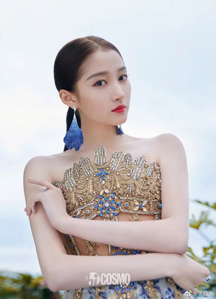 生图 看了关晓彤的生图,我只能说年轻真好.头小真好.腿长真好.卒.