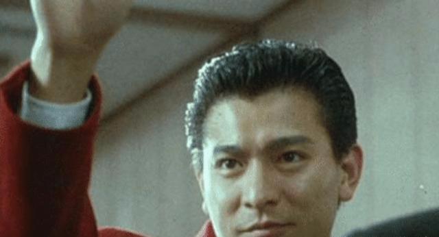 哪位明星最适合留大背头? 周润发潇洒, 万梓良霸气, 最后大哥风范