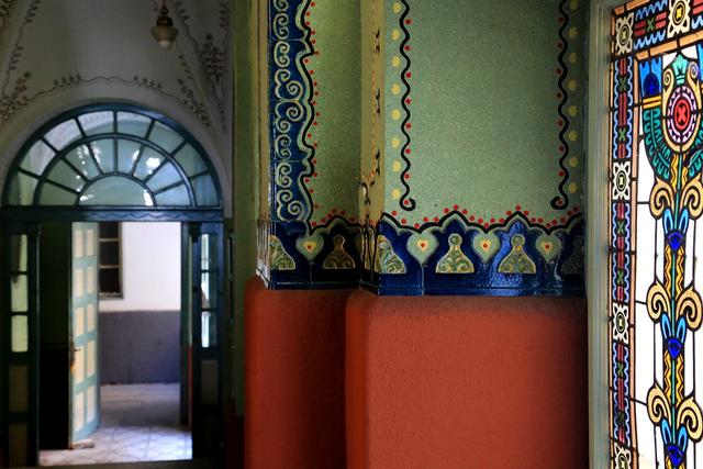 塞尔维亚最神秘的艺术小城,一半居民说外语,地标建筑是“混血”