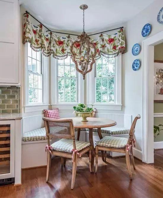 餐厅太小?巧用卡座设计来化解尴尬