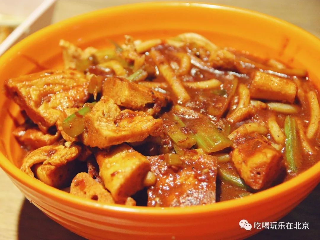 干炒牛肉河粉摄影图__传统美食_餐饮美食_摄影图库_昵图网nipic.com