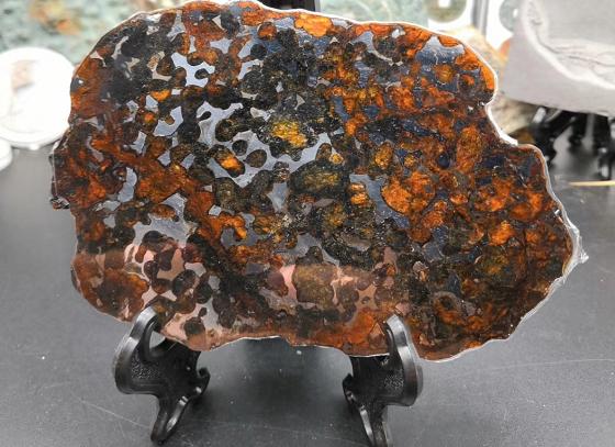 宝石级陨石—橄榄陨石收藏鉴赏