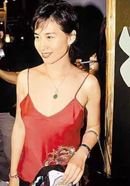 何超琼 有孩子吗 9262BF90746915EBA19654AA82BD259132247779_size37_w446_h638.jpeg