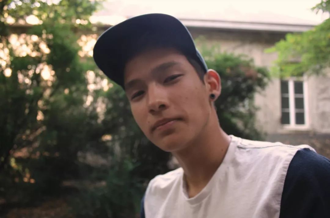 比利时亚裔男模Tommy童年照片曝光,我简直不敢相信!