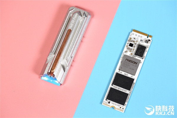 HOF PRO M.2 2TB SSD图赏：4999元真信仰
