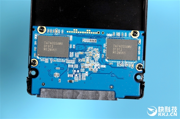 1GB只要8毛钱！影驰擎 512GB SSD图赏
