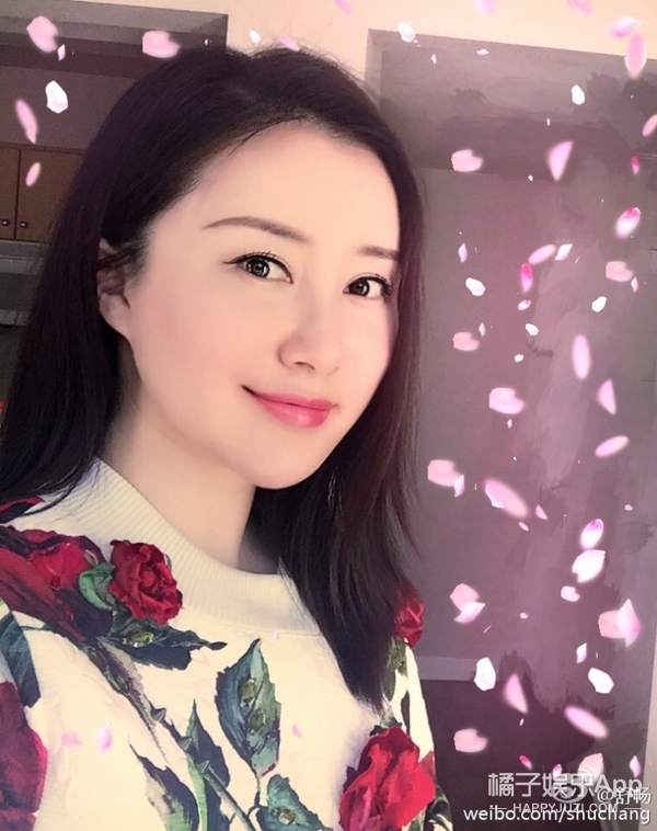 她怎么只有被说变脸才能上热搜啊？