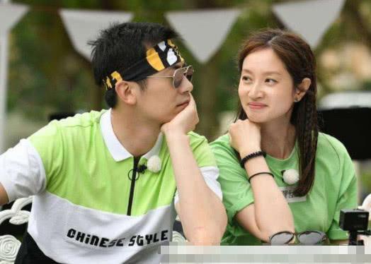 朱亚文罕见带妻子上《跑男》,全程拉手秀恩爱,素颜出镜秒杀baby