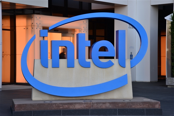 Intel谈AMD竞争：损失了一点低端份额 前途是星辰大海