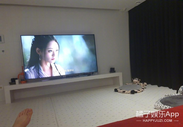 看他追剧，比看剧有意思多了…