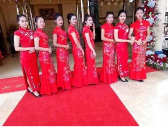 缅甸果敢老街美女:满大街的美女让你眼花缭乱