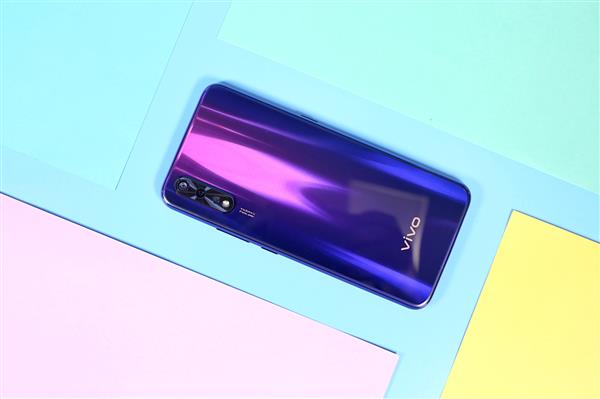 没三摄就落伍了！vivo Z5评测：千元机性价比就该这么玩