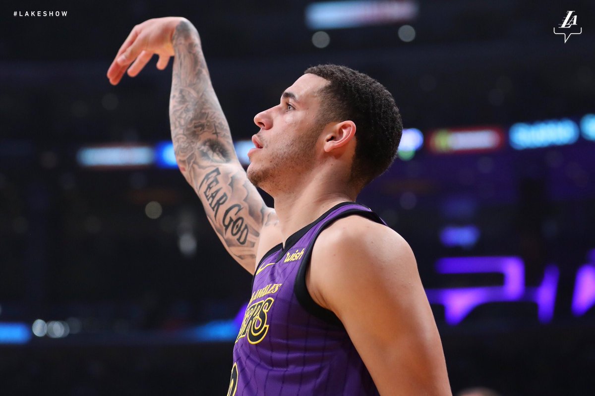 鲍尔谈詹姆斯:看他的比赛长大,见证这一切很酷