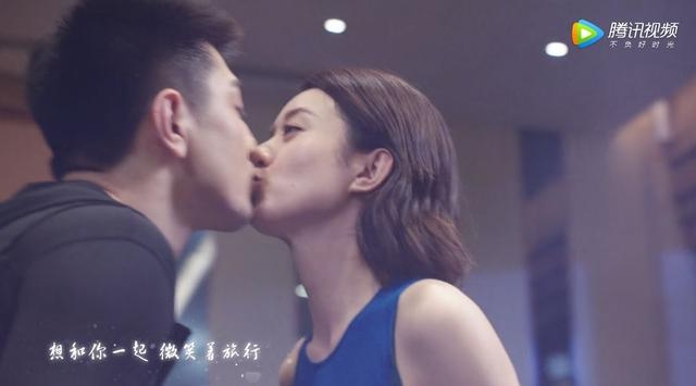 壁咚、摸头杀算啥？赵丽颖新剧竟然开启了仰卧起坐接吻模式！