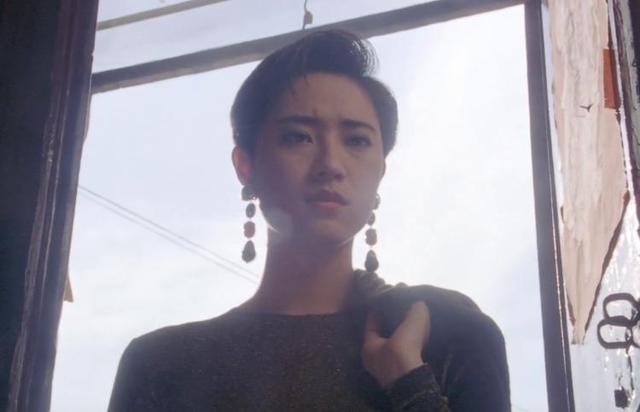 年轻时凭一头短发打遍天下无敌手，陈法蓉才是高开低走的典范