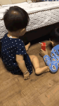 你们俩个是隔壁老王专来捣乱的吧?酒席都被你掀了.