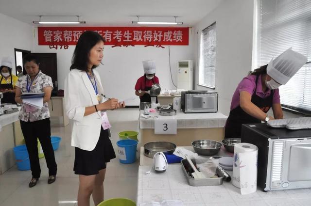 管家帮养老护理人员成家庭“救命稻草” 助力居家养老健康服务