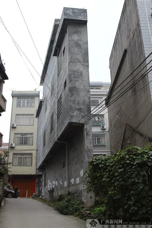 桂林一楼房最薄处只有43厘米 住建局：手续合法
