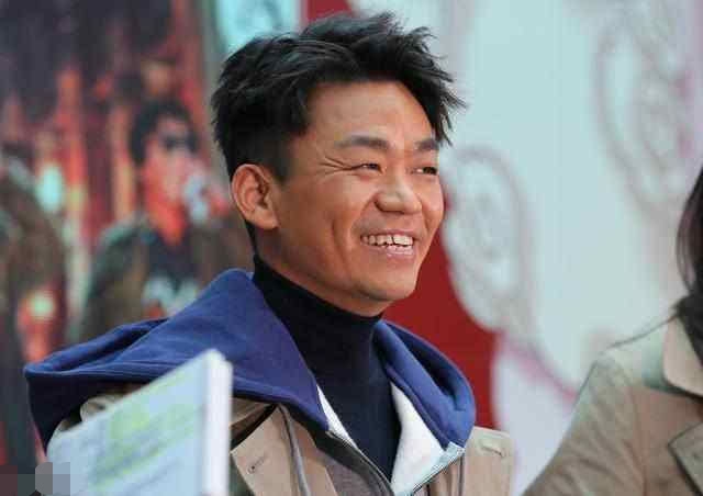 马蓉讲叙被打经过：警察拦不住王宝强，他急眼了，母亲头部被打破
