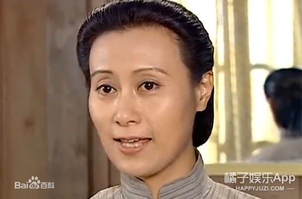 还记得《情深深雨濛濛》里的傅文佩吗？她现在长这样啦！