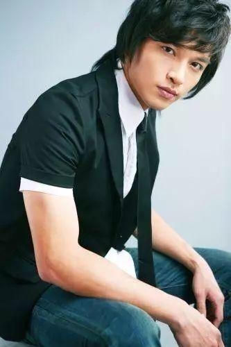 男星与相恋6年女友分手后堕落，多次打架惹事，如今被起诉伤害罪