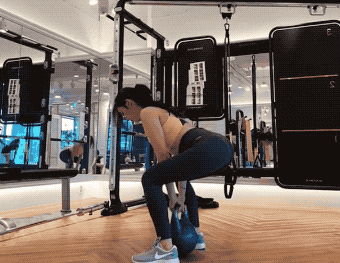 美女英语老师,不仅专业过关,还是一位健身达人!