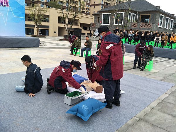 丰都县举行道路交通事故紧急医学救援应急演练