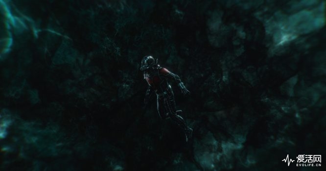 《复仇者联盟4》首部预告片告诉我们:蚁人、鹰