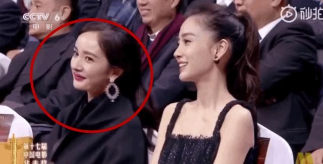 章子怡台上自曝得过三次华表奖，台下杨幂的表情亮了！