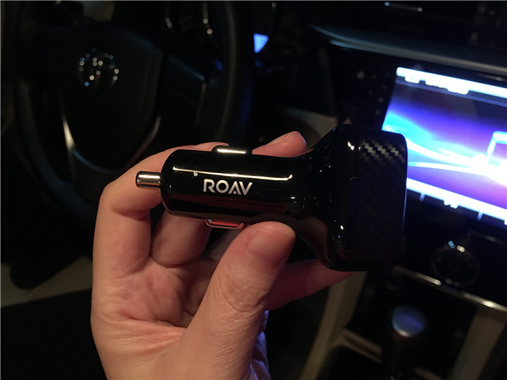 让爱车变智能：ROAV F2天猫精灵语音助手智能车充