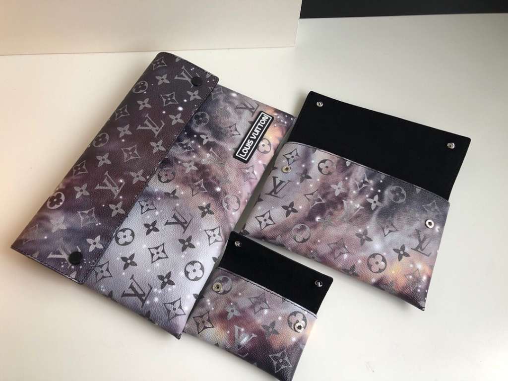 lv新款星空系列三合一三连包pochettealphatriple手袋