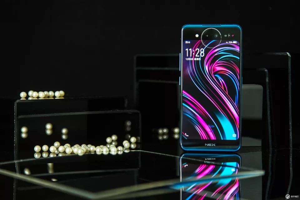 vivo NEX 双屏版图赏：既是实力派，也是「双面派」