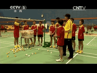 传奇羽毛球教练的正手特训课