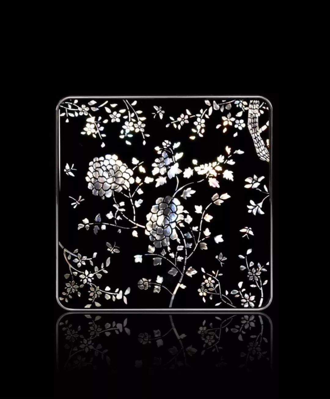 佟丽娅这种神仙都hold不住刷爆朋友圈的故宫口红？吴谨言却赢了…